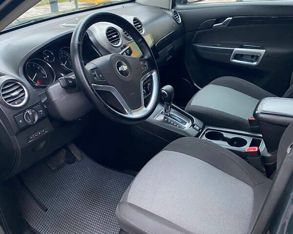 Серый Шевроле Каптива, объемом двигателя 2.4 л и пробегом 238 тыс. км за 9200 $, фото 4 на Automoto.ua