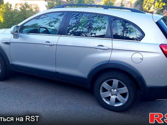 Серый Шевроле Каптива, объемом двигателя 2.4 л и пробегом 56 тыс. км за 13500 $, фото 1 на Automoto.ua