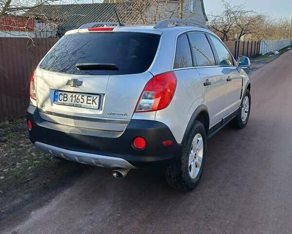Серый Шевроле Каптива, объемом двигателя 2.38 л и пробегом 287 тыс. км за 9000 $, фото 3 на Automoto.ua