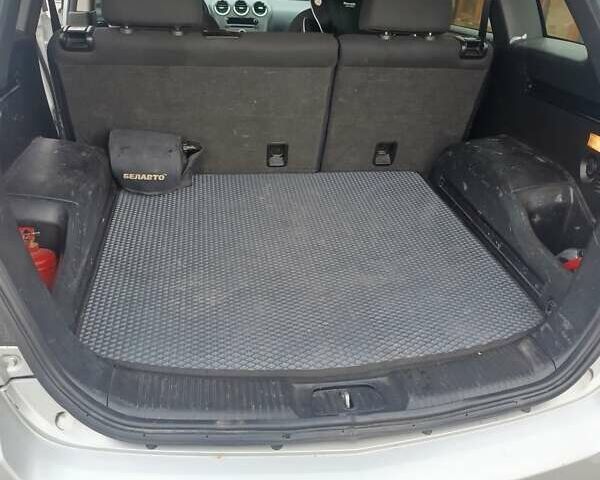 Серый Шевроле Каптива, объемом двигателя 2.38 л и пробегом 230 тыс. км за 10000 $, фото 6 на Automoto.ua