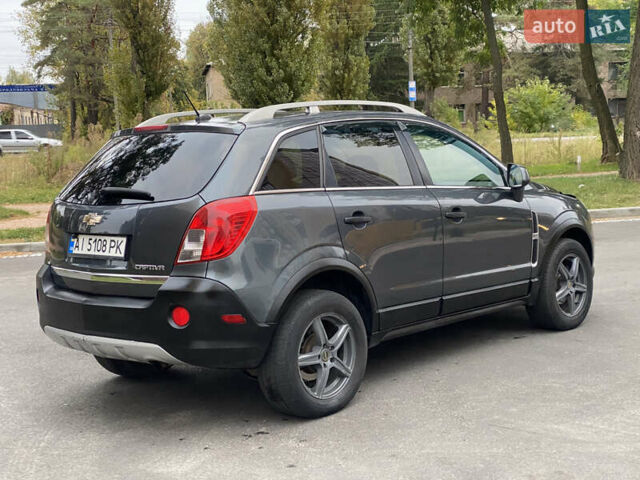 Серый Шевроле Каптива, объемом двигателя 2.38 л и пробегом 238 тыс. км за 10500 $, фото 3 на Automoto.ua
