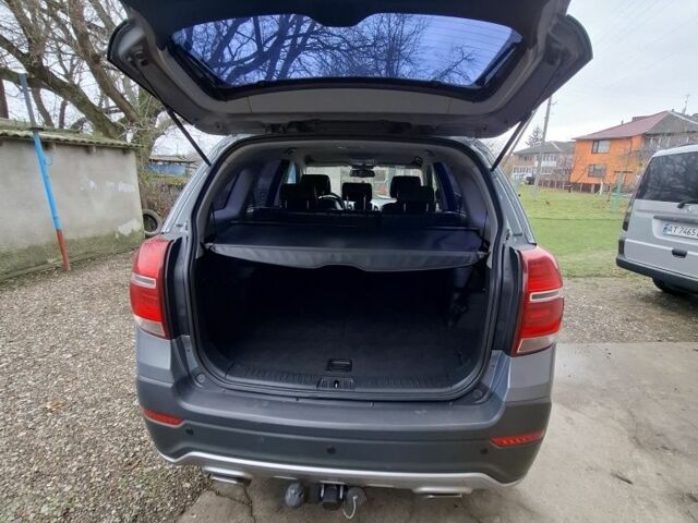 Сірий Шевроле Каптіва, об'ємом двигуна 2.4 л та пробігом 185 тис. км за 12500 $, фото 5 на Automoto.ua