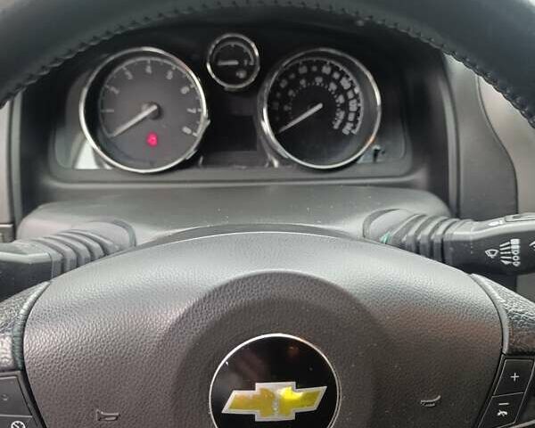 Серый Шевроле Каптива, объемом двигателя 2.38 л и пробегом 230 тыс. км за 10000 $, фото 16 на Automoto.ua