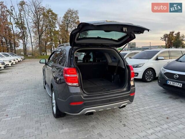 Серый Шевроле Каптива, объемом двигателя 2.2 л и пробегом 123 тыс. км за 10900 $, фото 7 на Automoto.ua