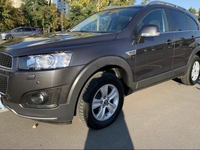 Серый Шевроле Каптива, объемом двигателя 2.2 л и пробегом 166 тыс. км за 11500 $, фото 2 на Automoto.ua