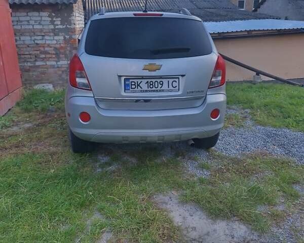 Серый Шевроле Каптива, объемом двигателя 2.38 л и пробегом 230 тыс. км за 10000 $, фото 4 на Automoto.ua