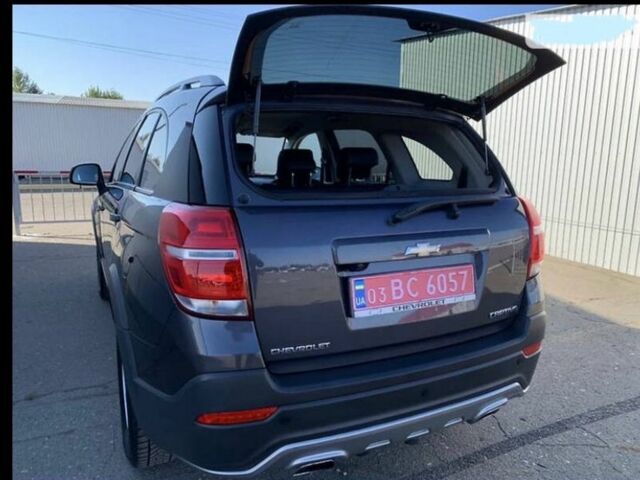 Серый Шевроле Каптива, объемом двигателя 2.2 л и пробегом 166 тыс. км за 11500 $, фото 3 на Automoto.ua