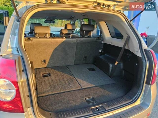 Сірий Шевроле Каптіва, об'ємом двигуна 2.2 л та пробігом 160 тис. км за 11900 $, фото 1 на Automoto.ua