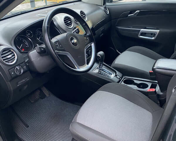 Серый Шевроле Каптива, объемом двигателя 2.38 л и пробегом 238 тыс. км за 10500 $, фото 6 на Automoto.ua