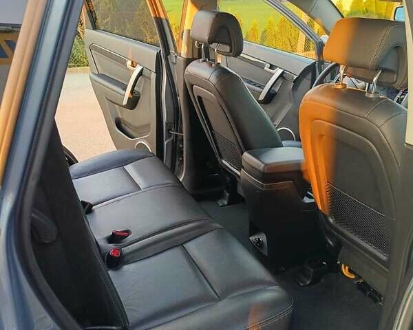 Сірий Шевроле Каптіва, об'ємом двигуна 2.2 л та пробігом 160 тис. км за 11900 $, фото 3 на Automoto.ua