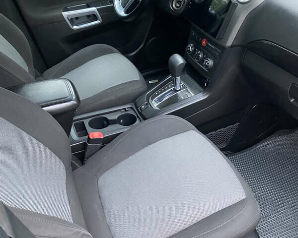 Серый Шевроле Каптива, объемом двигателя 2.38 л и пробегом 238 тыс. км за 10500 $, фото 7 на Automoto.ua