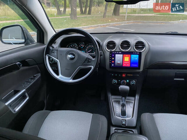 Серый Шевроле Каптива, объемом двигателя 2.38 л и пробегом 238 тыс. км за 10500 $, фото 8 на Automoto.ua