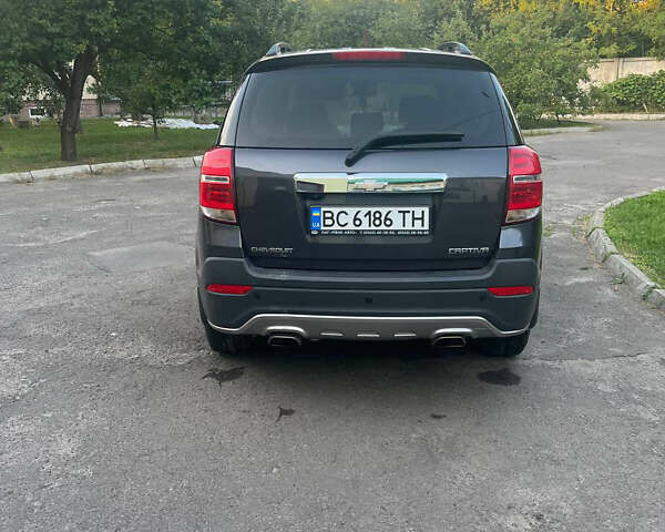 Серый Шевроле Каптива, объемом двигателя 2.4 л и пробегом 165 тыс. км за 11500 $, фото 4 на Automoto.ua