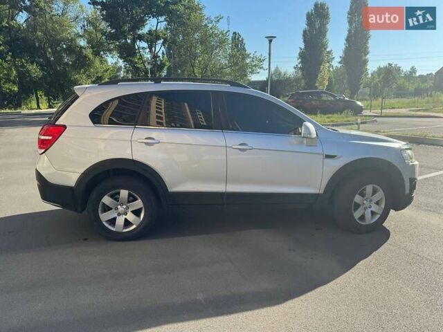 Серый Шевроле Каптива, объемом двигателя 2.23 л и пробегом 120 тыс. км за 14200 $, фото 4 на Automoto.ua