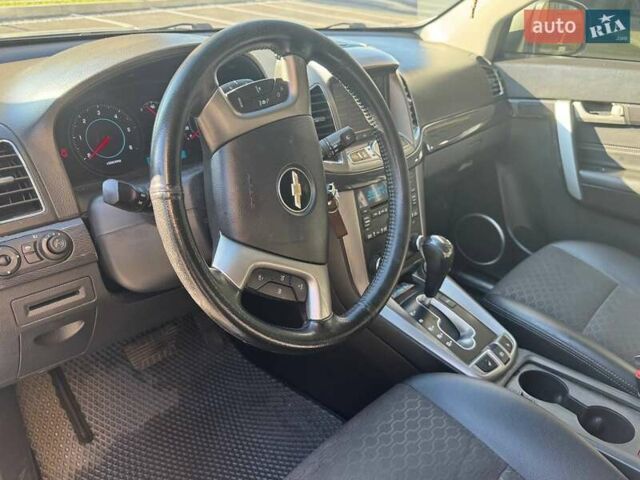 Серый Шевроле Каптива, объемом двигателя 2.23 л и пробегом 120 тыс. км за 14200 $, фото 13 на Automoto.ua