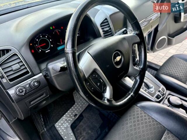 Шевроле Каптива 2014 в Одессе на Automoto.ua Серый Шевроле Каптива, объемом двигателя 2.23 л и пробегом 167 тыс. км за 13400 $, фото 34 на Automoto.ua