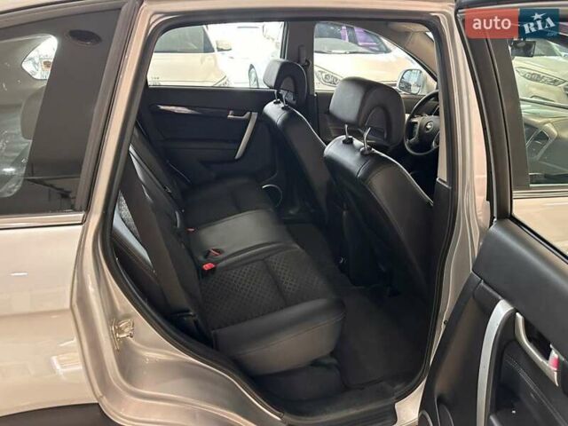 Сірий Шевроле Каптіва, об'ємом двигуна 2.2 л та пробігом 97 тис. км за 12000 $, фото 16 на Automoto.ua