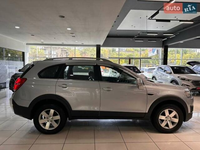 Сірий Шевроле Каптіва, об'ємом двигуна 2.2 л та пробігом 97 тис. км за 12000 $, фото 7 на Automoto.ua