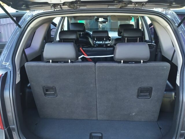 Серый Шевроле Каптива, объемом двигателя 2 л и пробегом 198 тыс. км за 13500 $, фото 3 на Automoto.ua