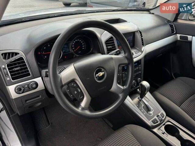 Серый Шевроле Каптива, объемом двигателя 2 л и пробегом 67 тыс. км за 13500 $, фото 9 на Automoto.ua