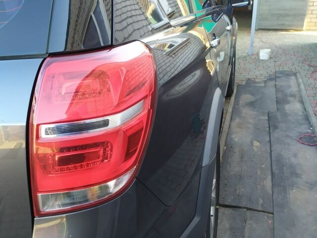 Серый Шевроле Каптива, объемом двигателя 2 л и пробегом 198 тыс. км за 13500 $, фото 5 на Automoto.ua