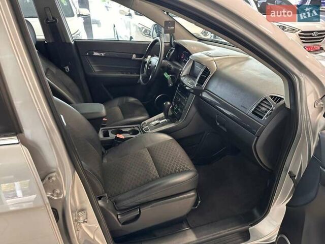 Сірий Шевроле Каптіва, об'ємом двигуна 2.2 л та пробігом 97 тис. км за 12000 $, фото 17 на Automoto.ua