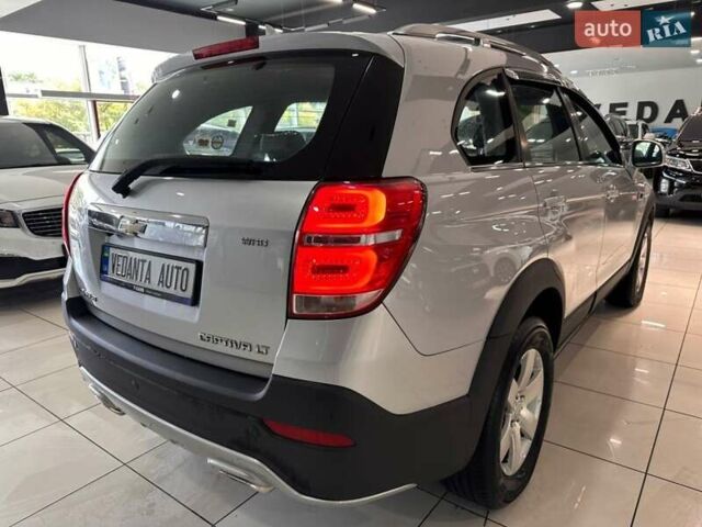 Сірий Шевроле Каптіва, об'ємом двигуна 2.2 л та пробігом 97 тис. км за 12000 $, фото 3 на Automoto.ua