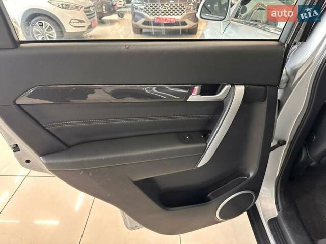 Сірий Шевроле Каптіва, об'ємом двигуна 2.2 л та пробігом 97 тис. км за 12000 $, фото 18 на Automoto.ua