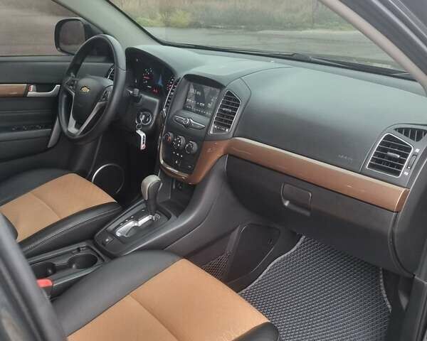 Серый Шевроле Каптива, объемом двигателя 2.38 л и пробегом 135 тыс. км за 13800 $, фото 13 на Automoto.ua