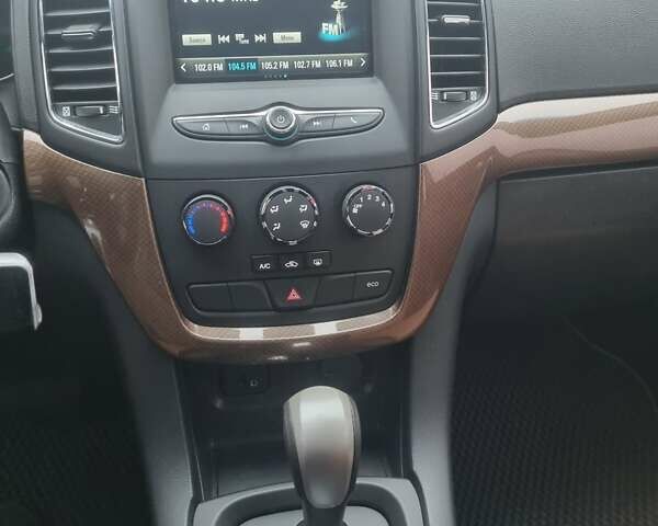 Серый Шевроле Каптива, объемом двигателя 2.38 л и пробегом 135 тыс. км за 13800 $, фото 15 на Automoto.ua