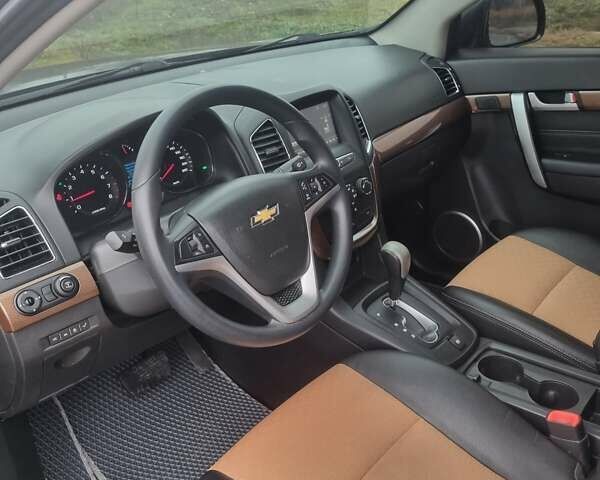 Серый Шевроле Каптива, объемом двигателя 2.38 л и пробегом 135 тыс. км за 13800 $, фото 11 на Automoto.ua