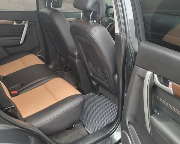 Серый Шевроле Каптива, объемом двигателя 2.38 л и пробегом 135 тыс. км за 13800 $, фото 10 на Automoto.ua