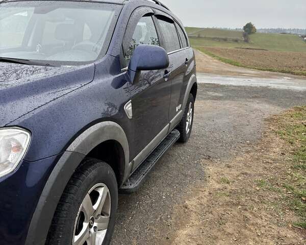 Синій Шевроле Каптіва, об'ємом двигуна 2 л та пробігом 271 тис. км за 7600 $, фото 4 на Automoto.ua