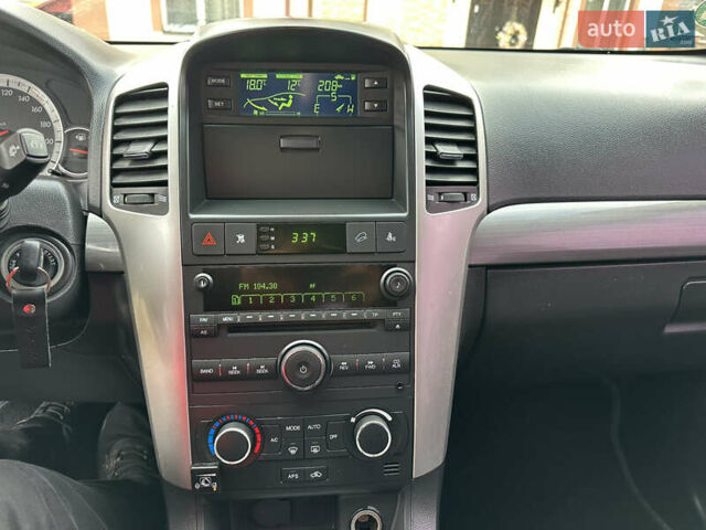 Синій Шевроле Каптіва, об'ємом двигуна 2.4 л та пробігом 333 тис. км за 7500 $, фото 16 на Automoto.ua