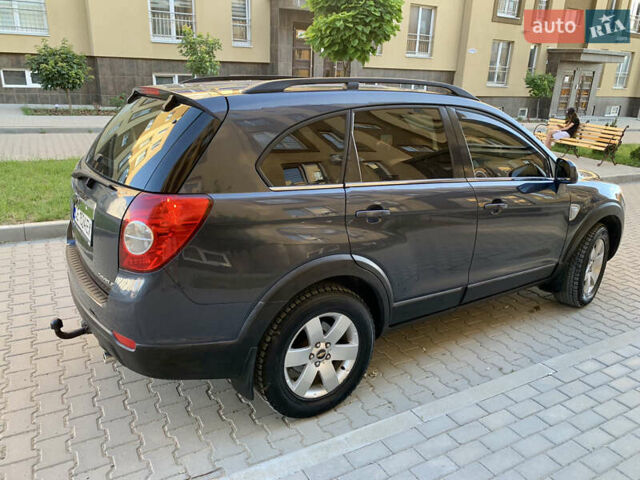 Синий Шевроле Каптива, объемом двигателя 2 л и пробегом 284 тыс. км за 7600 $, фото 4 на Automoto.ua