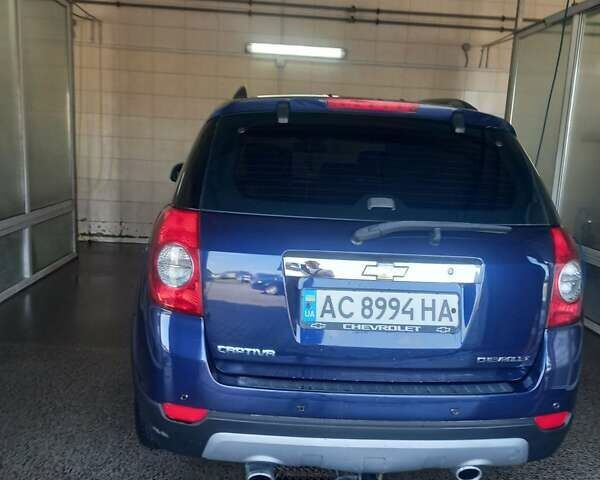 Синий Шевроле Каптива, объемом двигателя 2 л и пробегом 300 тыс. км за 7800 $, фото 3 на Automoto.ua