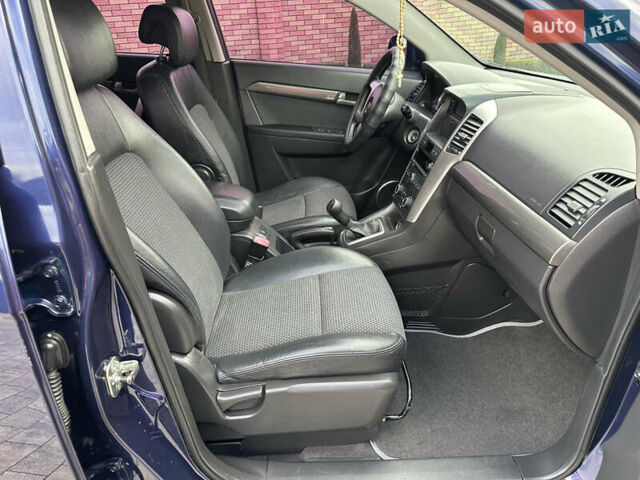 Синій Шевроле Каптіва, об'ємом двигуна 2.4 л та пробігом 333 тис. км за 7500 $, фото 11 на Automoto.ua