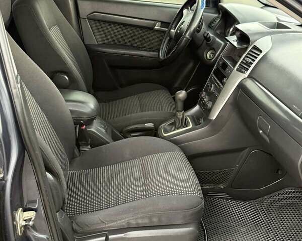 Синій Шевроле Каптіва, об'ємом двигуна 2.4 л та пробігом 230 тис. км за 5950 $, фото 23 на Automoto.ua