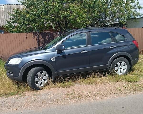Синій Шевроле Каптіва, об'ємом двигуна 2.4 л та пробігом 337 тис. км за 7300 $, фото 8 на Automoto.ua