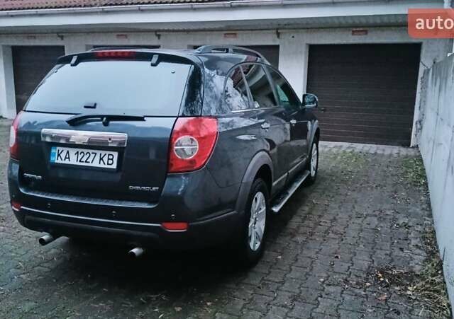 Синій Шевроле Каптіва, об'ємом двигуна 2 л та пробігом 190 тис. км за 10000 $, фото 2 на Automoto.ua