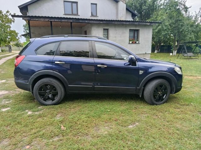 Синий Шевроле Каптива, объемом двигателя 2 л и пробегом 280 тыс. км за 7600 $, фото 1 на Automoto.ua