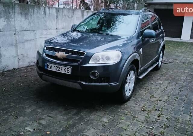 Синій Шевроле Каптіва, об'ємом двигуна 2 л та пробігом 190 тис. км за 10000 $, фото 1 на Automoto.ua