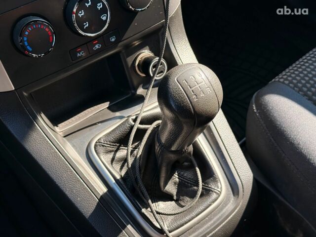 Синий Шевроле Каптива, объемом двигателя 2 л и пробегом 163 тыс. км за 8690 $, фото 19 на Automoto.ua