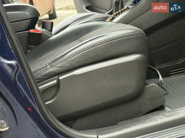 Синій Шевроле Каптіва, об'ємом двигуна 2 л та пробігом 301 тис. км за 7850 $, фото 52 на Automoto.ua