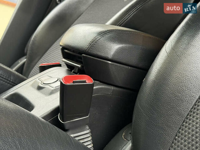Синій Шевроле Каптіва, об'ємом двигуна 2 л та пробігом 301 тис. км за 7850 $, фото 43 на Automoto.ua