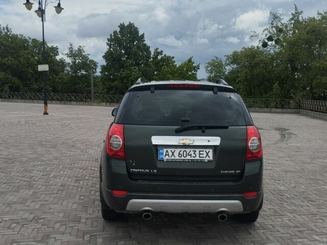 Зеленый Шевроле Каптива, объемом двигателя 2.4 л и пробегом 220 тыс. км за 7700 $, фото 3 на Automoto.ua