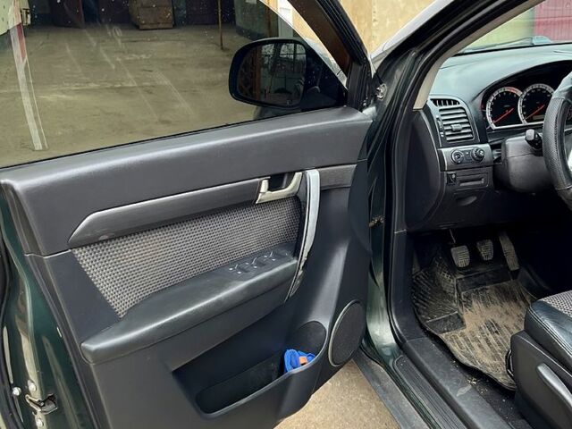 Зеленый Шевроле Каптива, объемом двигателя 2.4 л и пробегом 250 тыс. км за 7500 $, фото 10 на Automoto.ua