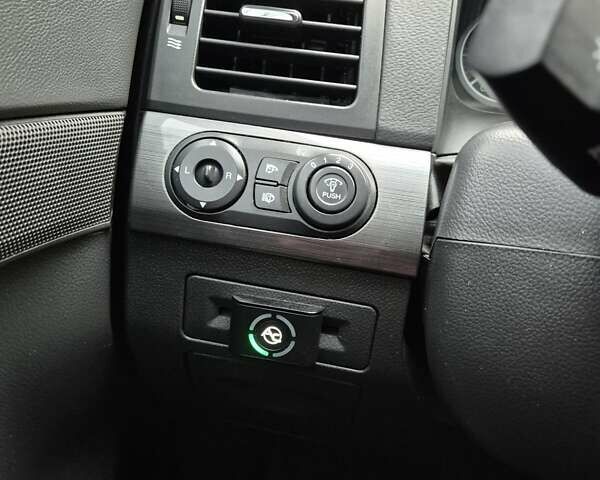 Зеленый Шевроле Каптива, объемом двигателя 3.2 л и пробегом 231 тыс. км за 8000 $, фото 11 на Automoto.ua