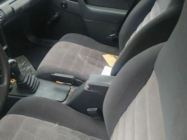 Серый Шевроле Кавалер, объемом двигателя 2 л и пробегом 300 тыс. км за 699 $, фото 7 на Automoto.ua