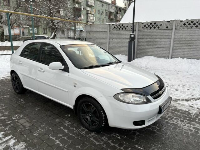 Белый Шевроле Чеветте, объемом двигателя 1.6 л и пробегом 230 тыс. км за 3400 $, фото 1 на Automoto.ua